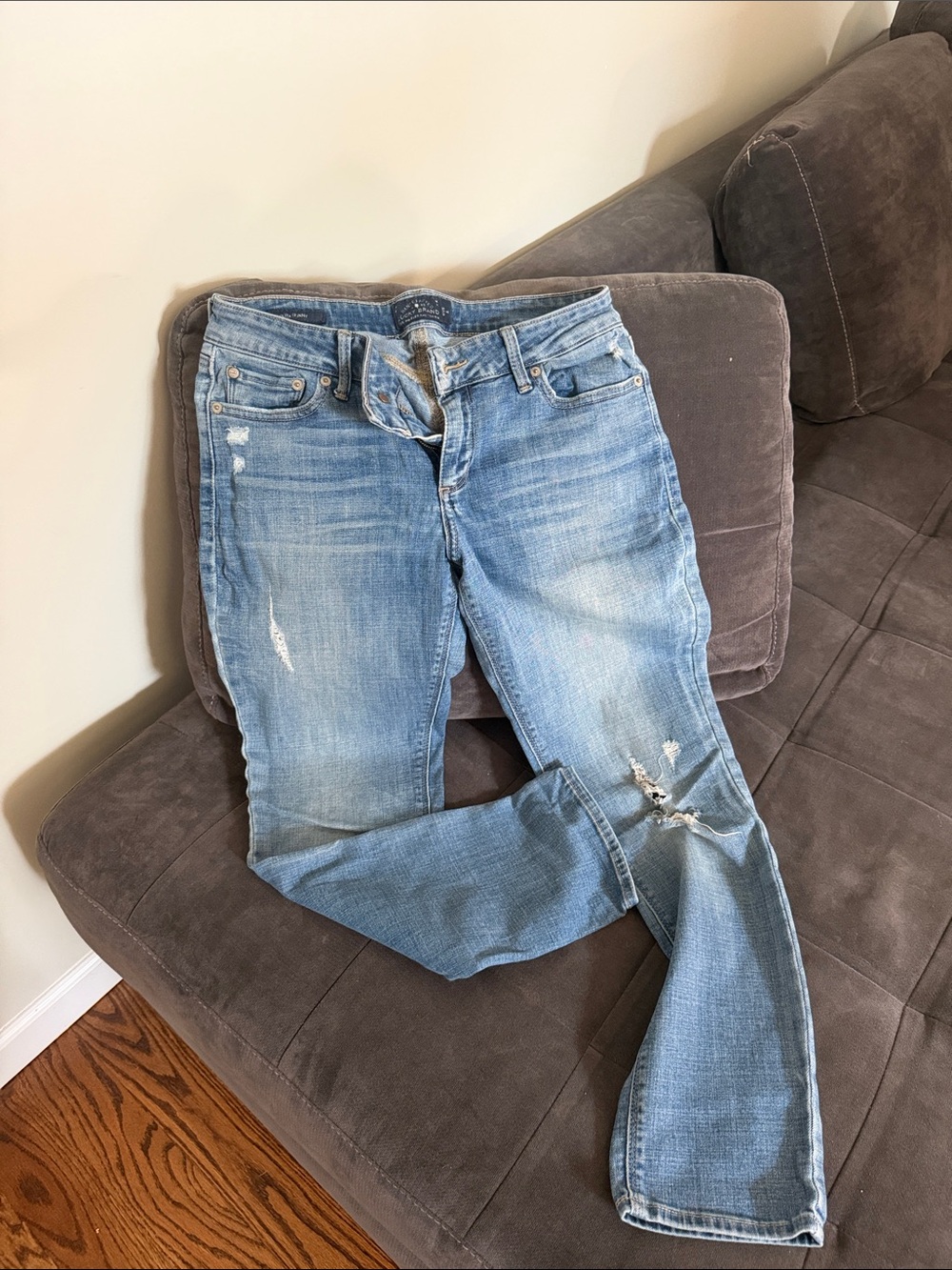 Lucky Brand Light Wash Ripped Skinny Jeans